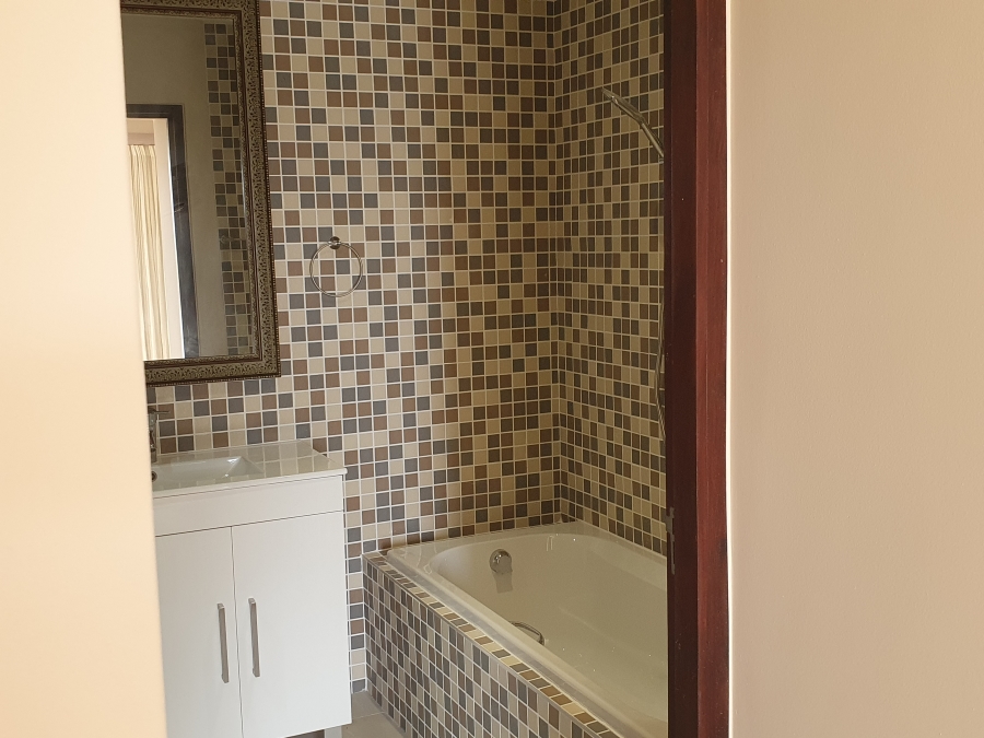 2 Bedroom Property for Sale in Oubaai Western Cape